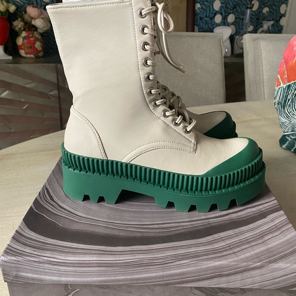 *NIB* Jeffrey Campbell Tough Lug Boots in Ice with Green - Picture 5 of 8